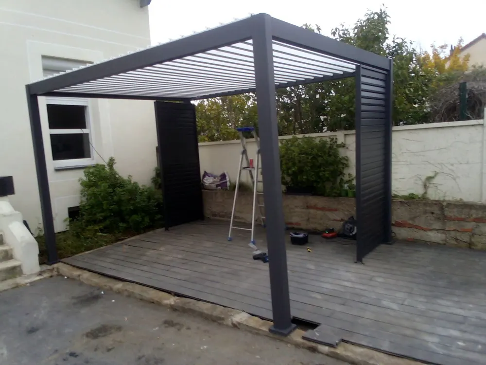 Pergola bioclimatique et terrasse bois